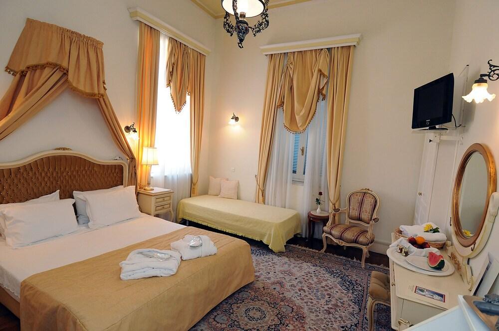 Hotel Pyrgos Of Mytilíni Exteriér fotografie